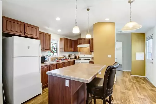 Hemet, CA 92543,260 N Lyon #52