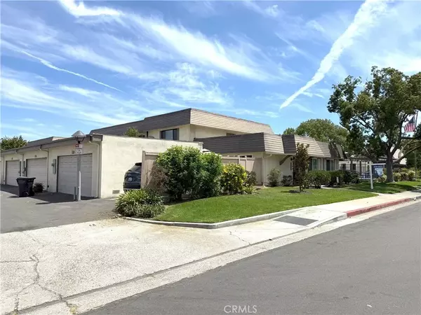 9674 Paseo de Oro, Cypress, CA 90630