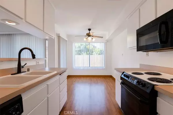 372 Carroll Park East #208,  Long Beach,  CA 90814