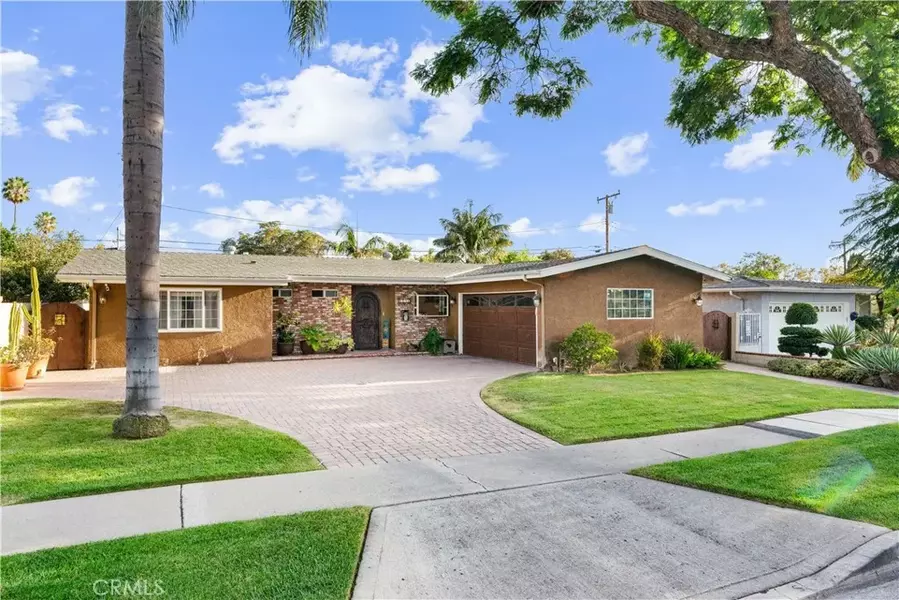 1646 E 15th Street, Santa Ana, CA 92701