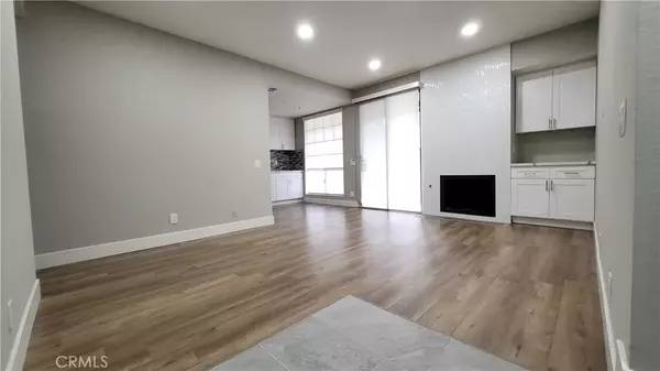 Brea, CA 92821,580 N Brea Boulevard #31