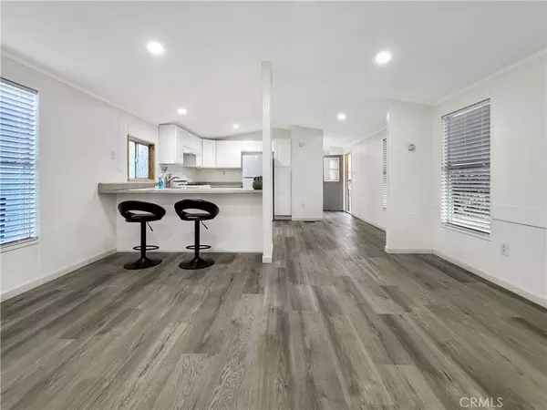 Orange, CA 92867,201 W W Collins #118