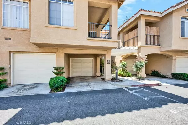 Orange, CA 92869,8215 E White Oak Ridge #4