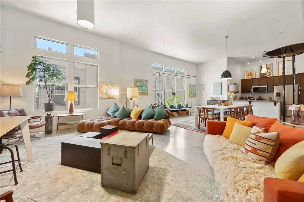 Santa Ana, CA 92701,253 N Bush Street