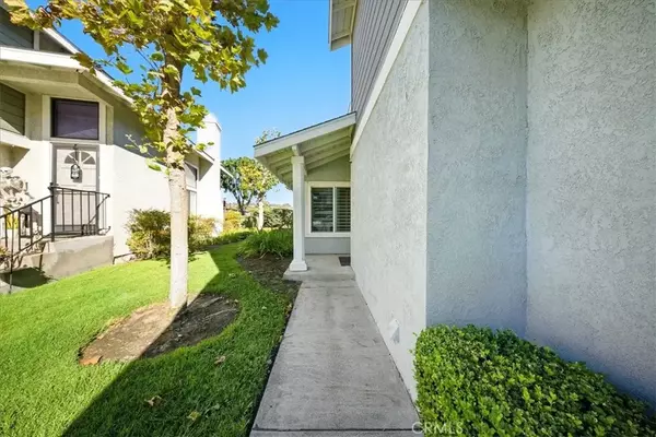 Lake Forest, CA 92630,22212 Summit Hill Drive #18