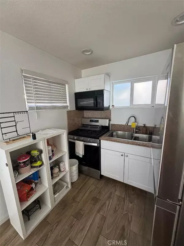 Corona, CA 92860,313 olive