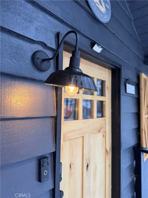 Big Bear Lake, CA 92315,39934 Forest Road