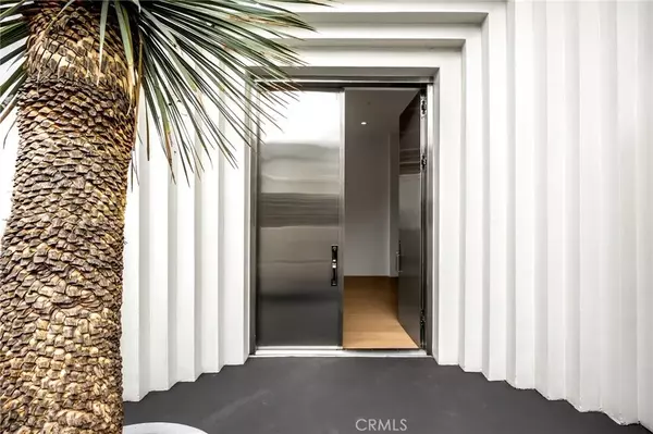 Los Angeles, CA 90069,1609 Viewmont Drive