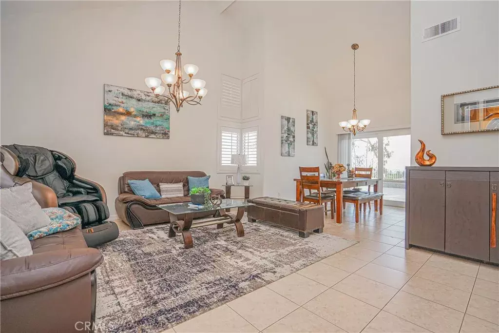 Corona, CA 92882,2261 Whiteoak Lane