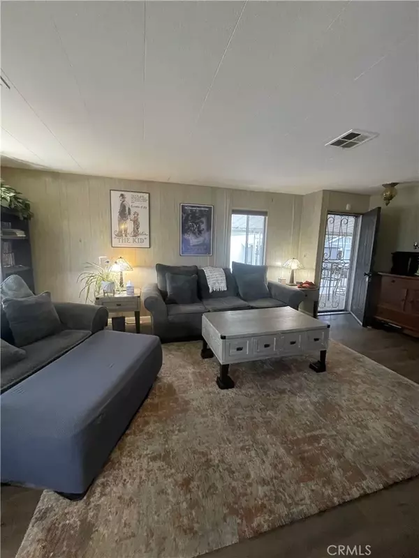 Anaheim, CA 92801,13 PALM VIA