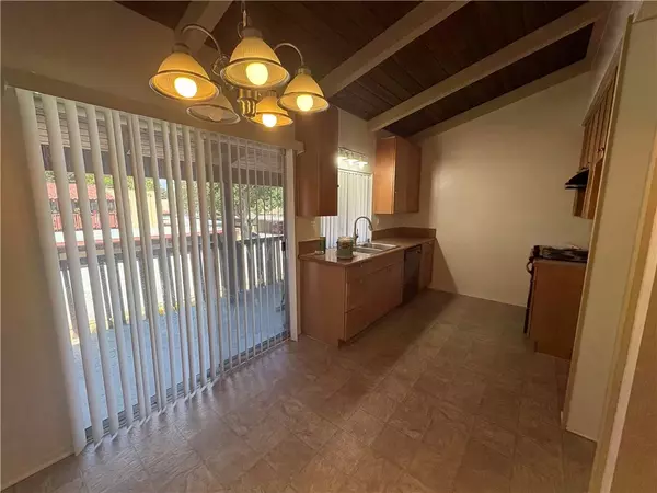 Santa Ana, CA 92707,1030 MacArthur #116