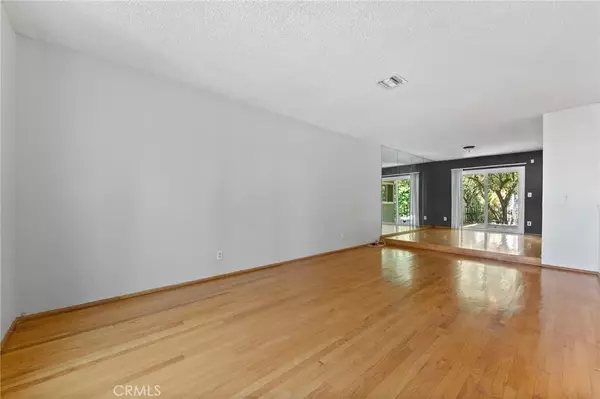 Van Nuys, CA 91405,6627 Columbus Avenue