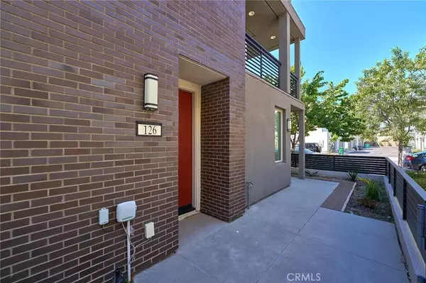 Irvine, CA 92618,126 Novel