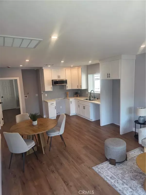 Los Angeles, CA 90003,427 E 61st