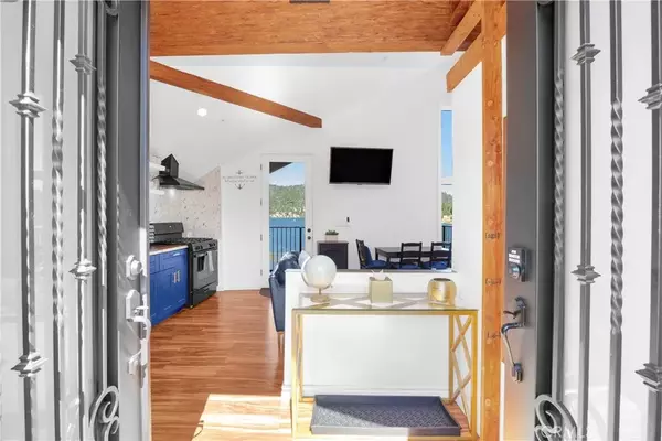 Big Bear Lake, CA 92315,808 Penninsula Lane