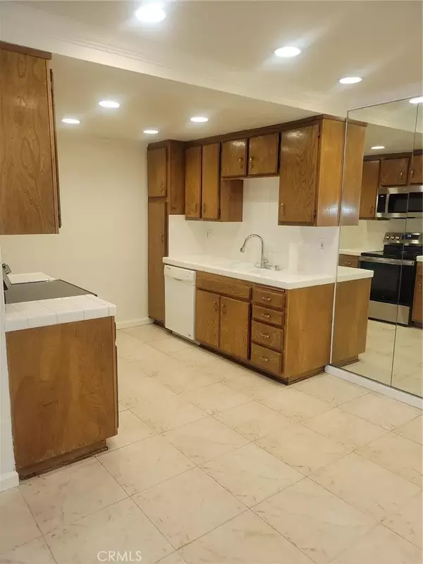Brea, CA 92821,147 S Poplar Avenue