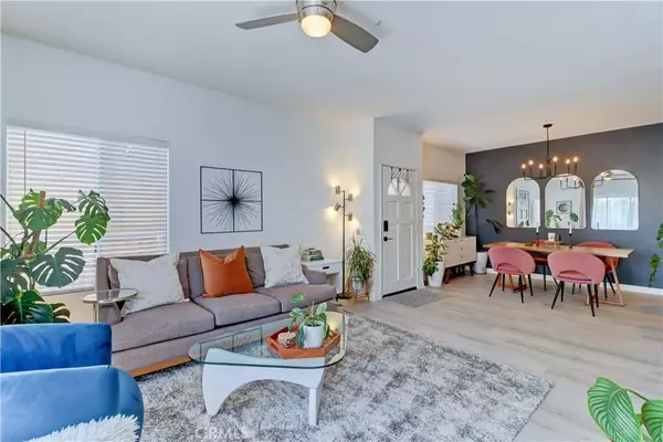 Tustin, CA 92782,2960 Champion Way #1814