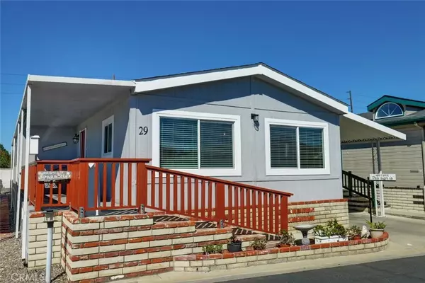 10681 Oak #29, Los Alamitos, CA 90720