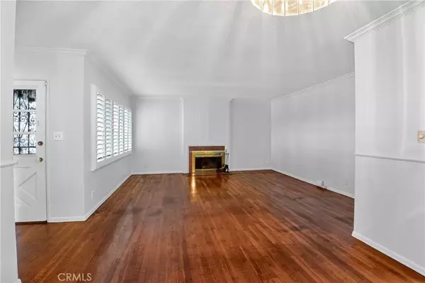 Hawthorne, CA 90250,2423 W 118th Street