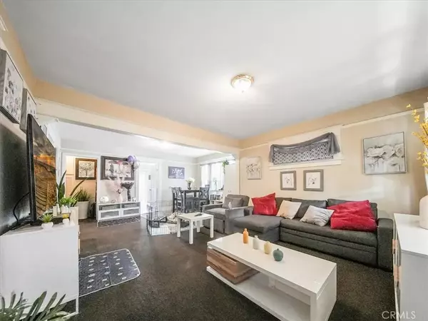 Santa Ana, CA 92703,1111 5th