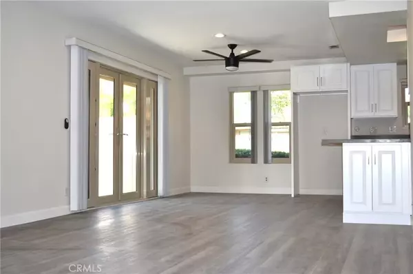 Tustin, CA 92780,2142 Foxglove Road