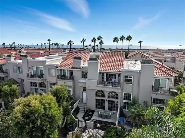 Huntington Beach, CA 92648,19476 Riverdale Lane