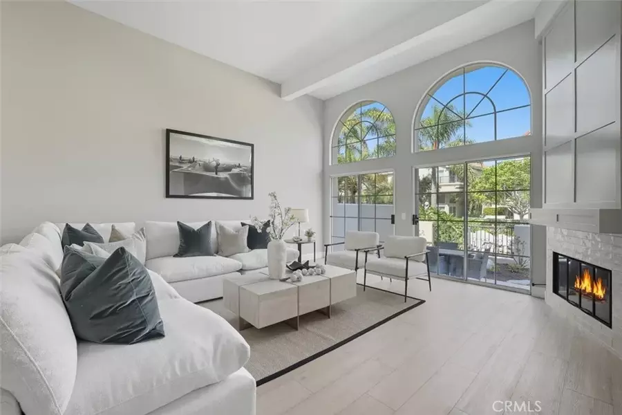 19476 Riverdale Lane, Huntington Beach, CA 92648