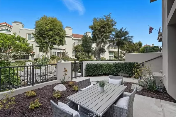 Huntington Beach, CA 92648,19476 Riverdale Lane