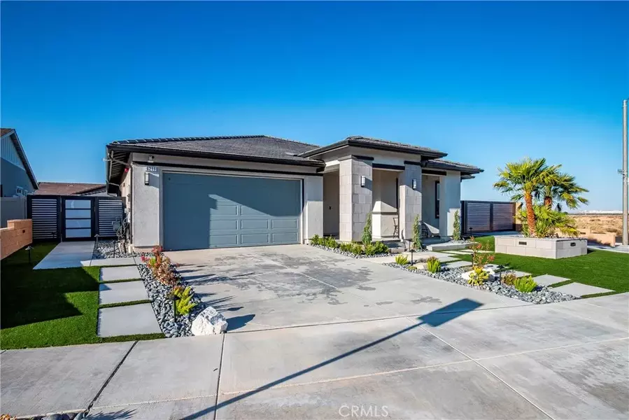 6211 Oldfield Street, Lancaster, CA 93536