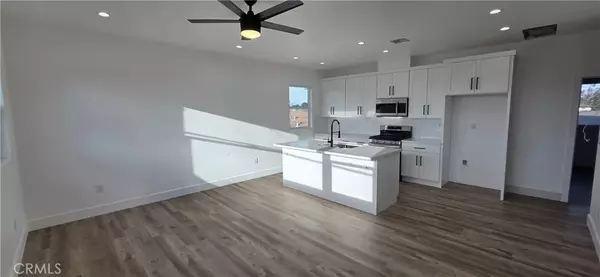 Lakewood, CA 90712,4705 Lakewood #2