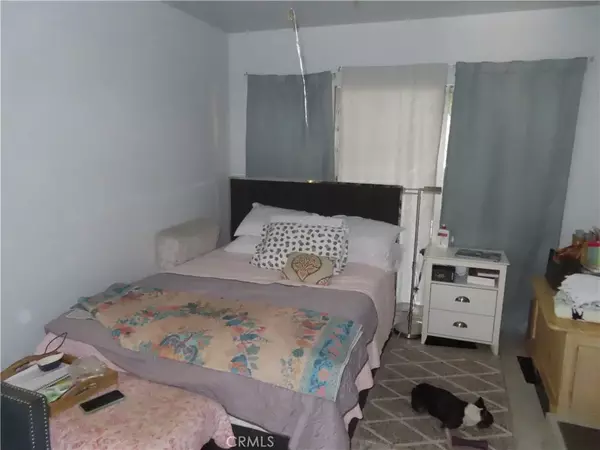 Pico Rivera, CA 90660,9213 Call Street