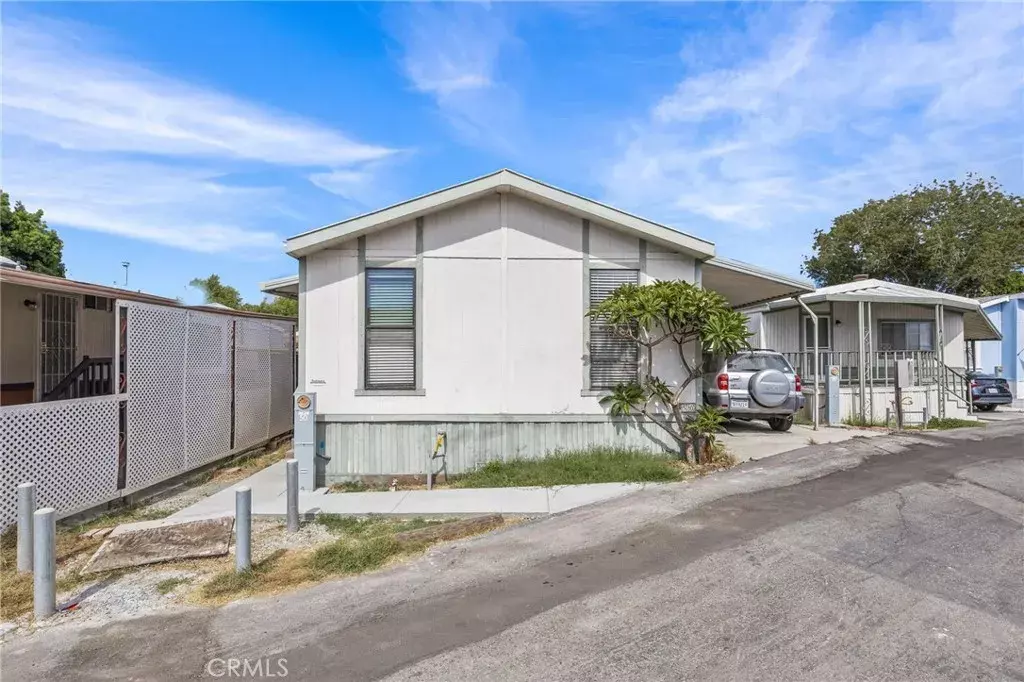 Huntington Beach, CA 92647,17261 GOTHARD #50