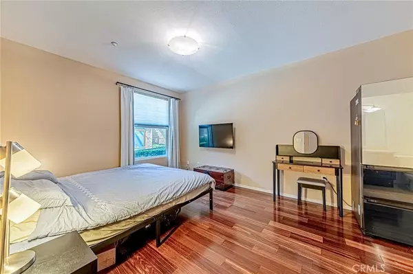 Fullerton, CA 92832,309 Metro