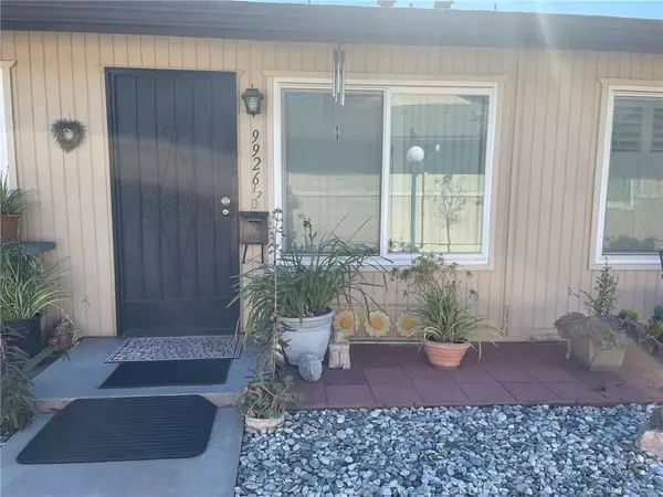 Bellflower, CA 90706,9926 Cedar