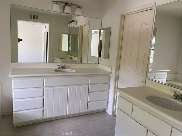 Irvine, CA 92602,9 Moonstone