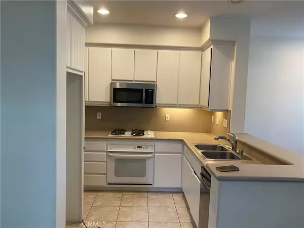 Irvine, CA 92602,9 Moonstone