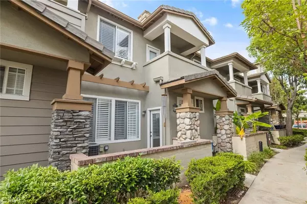 Los Alamitos, CA 90720,2912 Claremore Lane