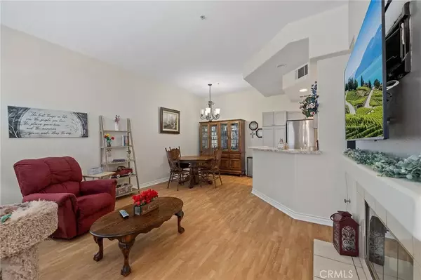 Los Alamitos, CA 90720,2912 Claremore Lane