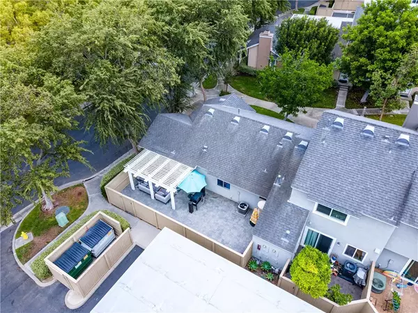 Irvine, CA 92614,63 Thicket #43