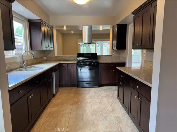 Anaheim, CA 92806,2443 E Westport Circle