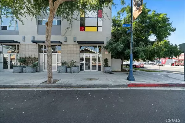 Long Beach, CA 90802,834 E 4th Street #H