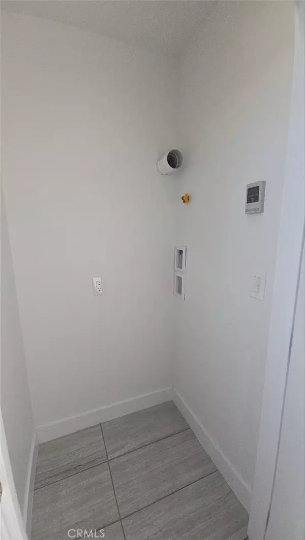 Los Angeles, CA 90003,10413 Avalon Boulevard