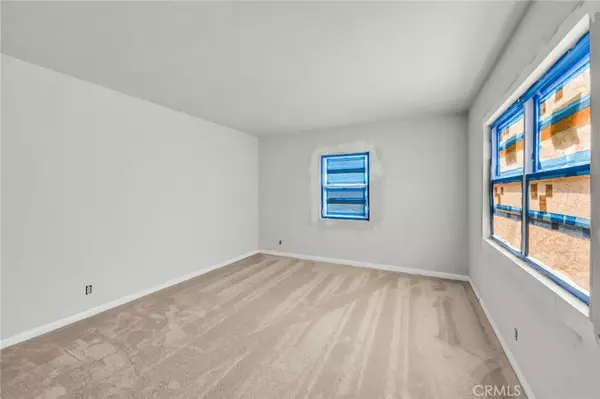 Long Beach, CA 90805,55 W Home