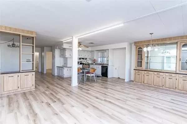 Fullerton, CA 92833,1201 W Valencia #201