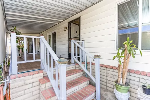 Fullerton, CA 92833,1201 W Valencia #201