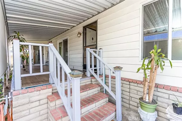 Fullerton, CA 92833,1201 W Valencia #201