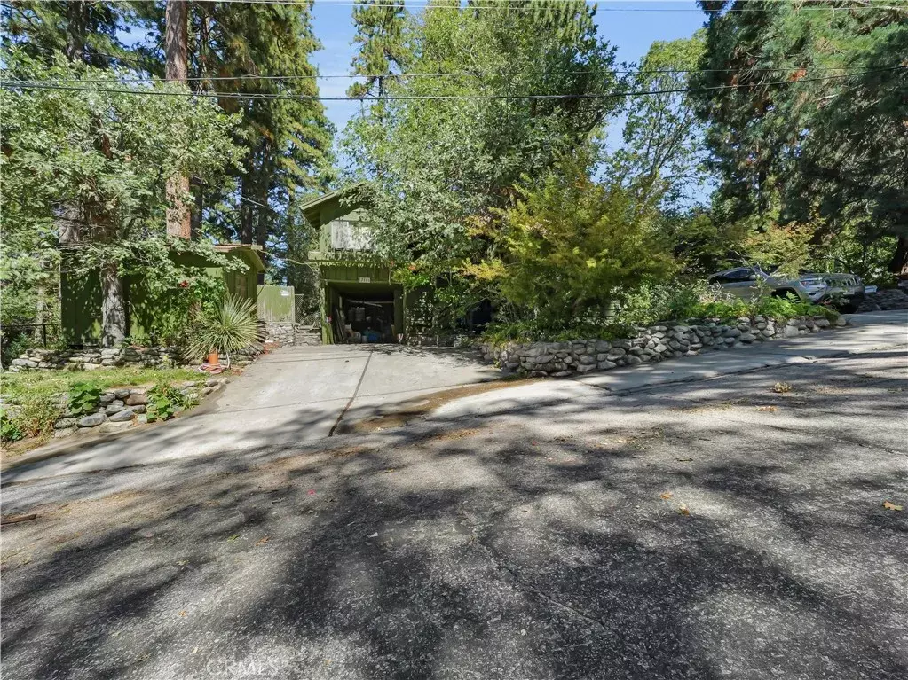 Angelus Oaks, CA 92305,37590 Live Oak