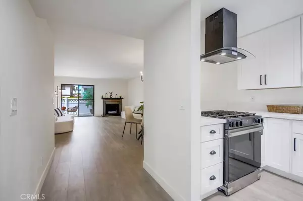 4682 Warner #B102, Huntington Beach, CA 92649