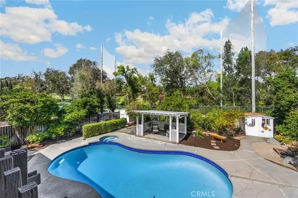 Fullerton, CA 92831,2109 Smokewood
