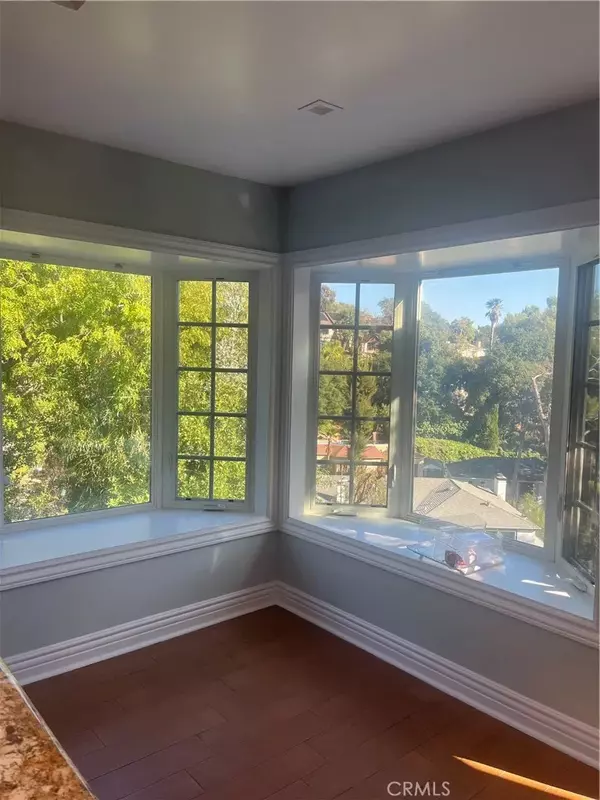 Glendale, CA 91207,1630 Puebla